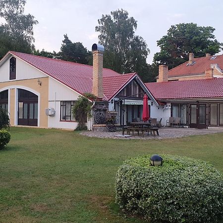 Villa Leonardo Ventspils Extérieur photo