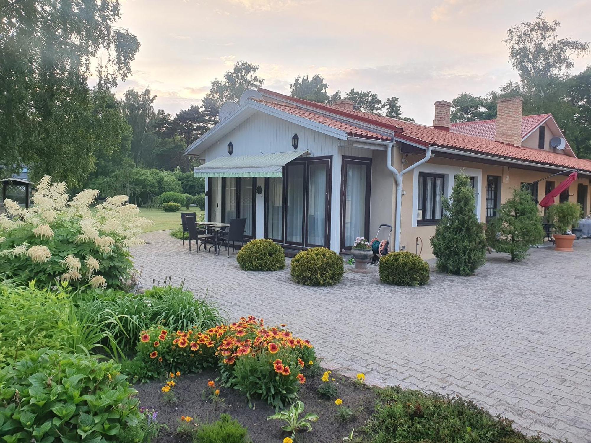 Villa Leonardo Ventspils Extérieur photo